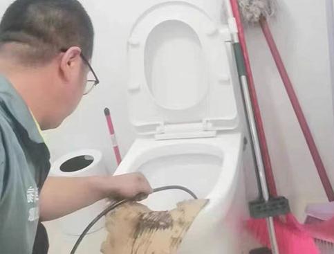 管道疏通为什么要找专业公司?区别在这里